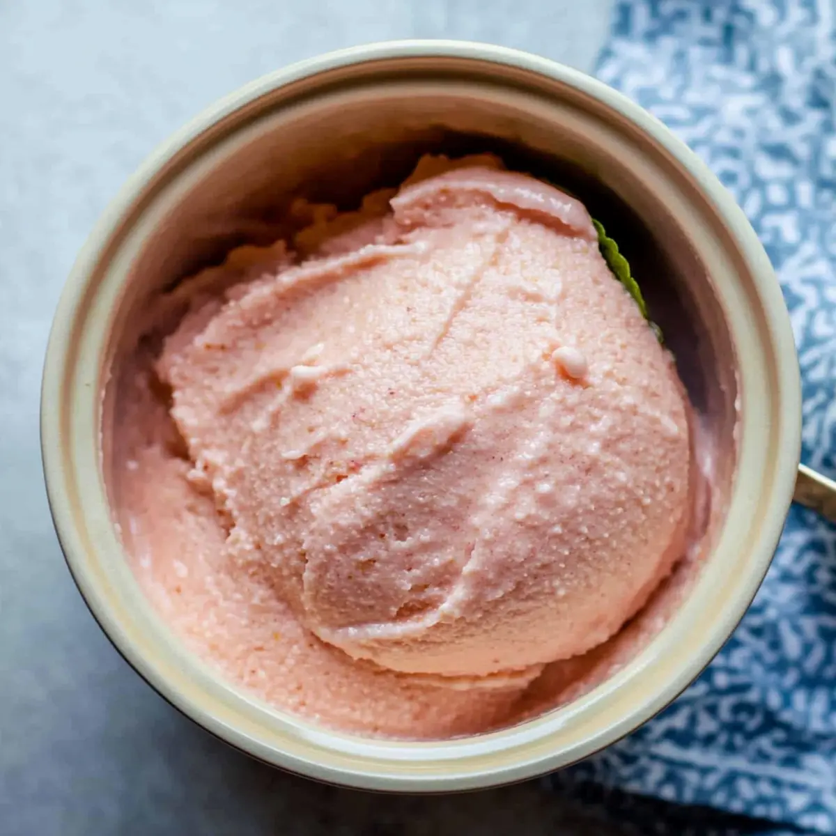 Creamy Guava Sherbet: Your New Favorite Tropical Delight