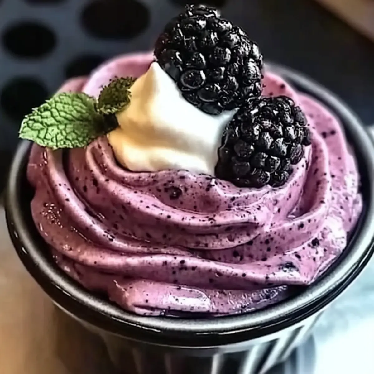 Blackberry Bliss Mousse: A Creamy Summer Delight to Savor